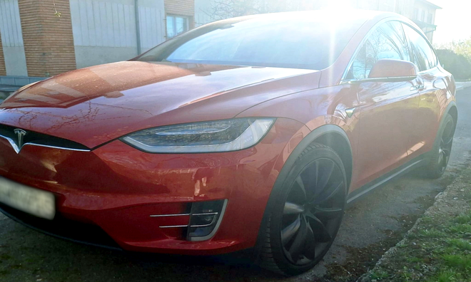 Tesla furată Germania, descoperită granița România Republica Moldova / Sursa foto: Poliția de Frontieră