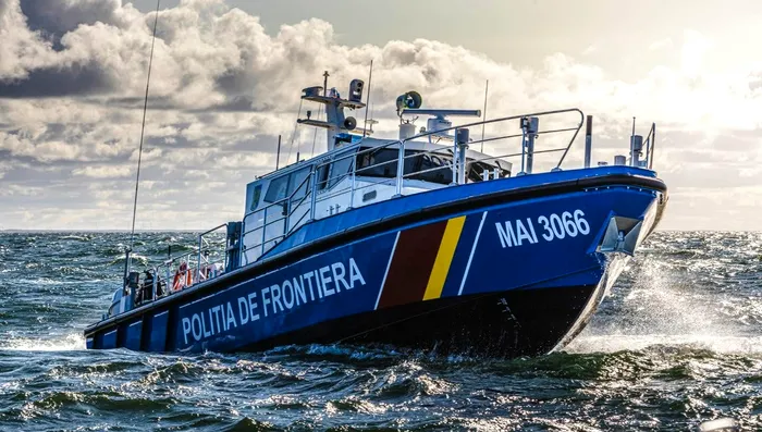Alertă în Marea Neagră. O navă aflată sub pavilionul Republicii Dominicane a luat foc. Au fost salvați 12 marinari