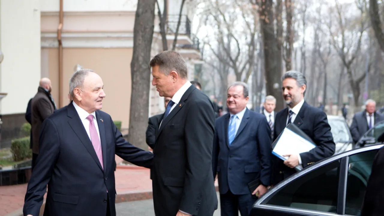 Președinția anunță oficial amânarea vizitei lui Iohannis la Chișinău până la validarea unui guvern