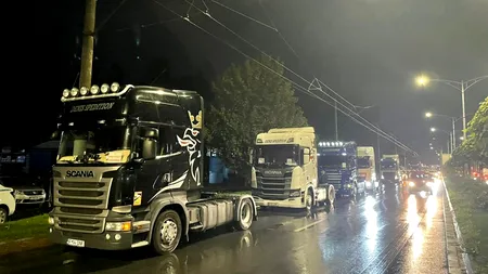 Transportatorii protestează în Piața Victoriei. Ce nemulţumiri au aceștia