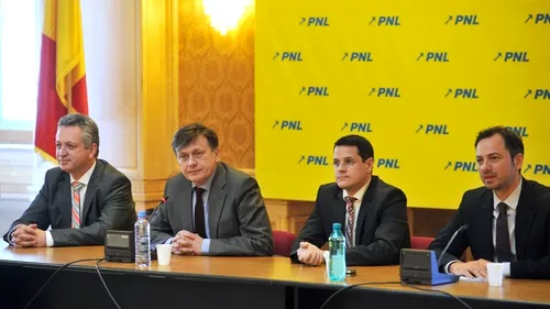 DECIZIE CCR - BĂSESCU SE ÎNTOARCE LA COTROCENI. Liderii PNL, convocați în ședință la sediul partidului