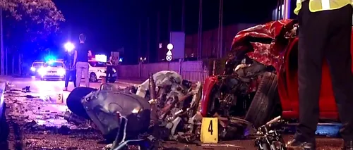 Accident cumplit în Capitală! Un motociclist a fost aruncat 10 metri în aer după impactul cu o mașină iar motorul a luat foc - FOTO