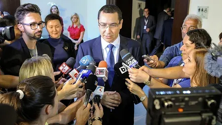 Ponta și-a dus miniștrii cu autocarul la Cotroceni să depună jurământul. Băsescu: „Șampanie n-am, că premierul mi-a dat un buget foarte mic