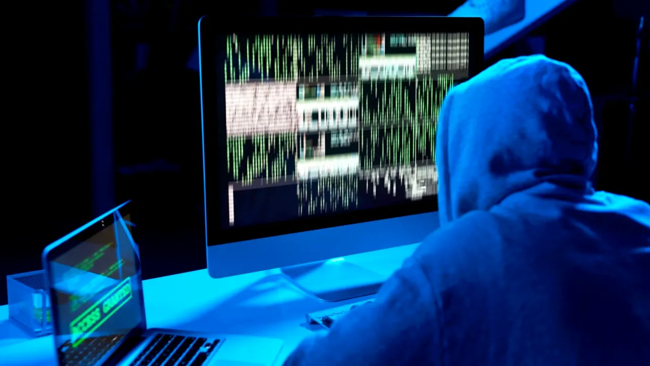 Un site din România care promova ASASINI plătiți, o înșelătorie de milioane de dolari. FBI a făcut 5 descinderi și a găsit o listă cu 175 de ținte