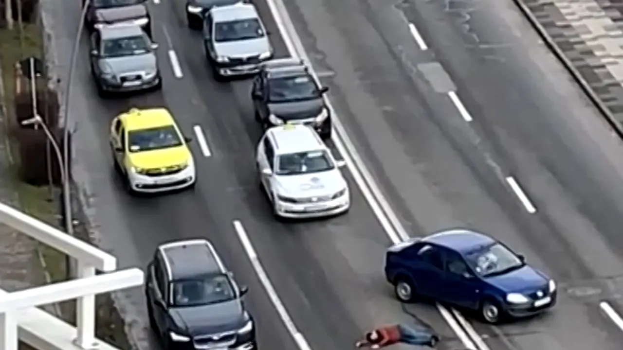 Bărbat CĂZUT în mijlocul bulevardului, ocolit de mașinile care trec pe lângă el. În ce oraș din România s-a întâmplat