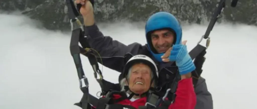 O străbunică de 104 ani a zburat cu parapanta. VIDEO