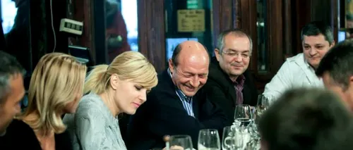 Băsescu a scos-o la restaurant pe Udrea ca să discute despre „situația legală dificilă a lui Iohannis. Replica liderului PNL