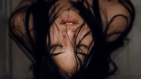 ILEGAL. Un profesor însurat a avut o relație de 11 luni cu o elevă de 17 ani! Bărbatul își mințea soția că merge la sala de fitness