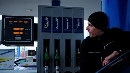 Prețul petrolului, în scădere după ce producția SUA a crescut la maximul ultimilor 20 de ani