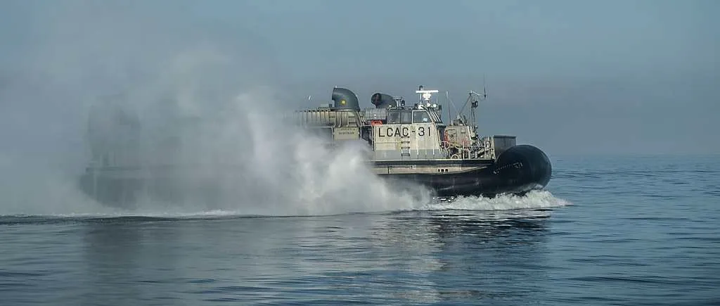 O navă sub pavilion panamez a lovit o MINĂ în Marea Neagră