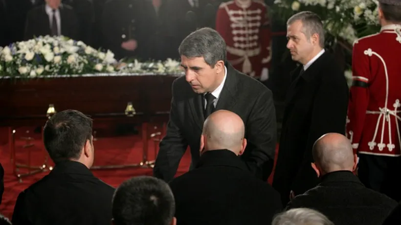 Fostul președinte Emil Costantinescu, alături de politicieni bulgari și străini, la funeraliile lui Jelio Jelev la Sofia