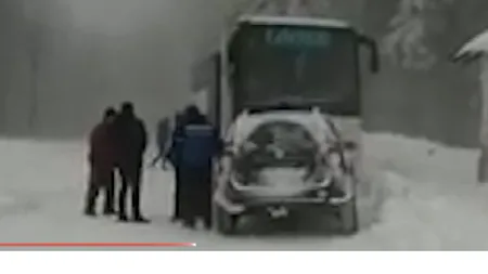 Trei tineri plecați cu ATV-urile într-o zonă greu accesibilă din Munții Semenic au fost salvați de jandarmi