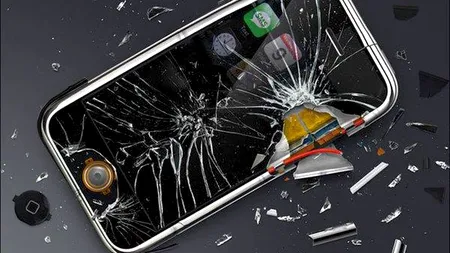 Cele mai CIUDATE moduri în care se poate strica un telefon mobil