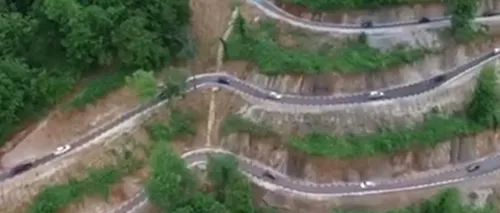 Un drum spectaculos săpat în munte, numit Transluncani, a fost inaugurat în Timiș. Oamenii îl compară cu Trasfăgărășanul - VIDEO 