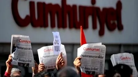 Patronul ultimului cotidian turc de opoziție, arestat