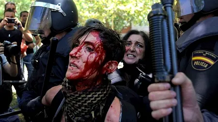 IMAGINILE CRIZEI din Spania: aeroporturi fără avioane, cartiere de lux pustii