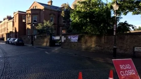 Trei cadavre au fost găsite în casa în carea a locuit John Lennon. Prima concluzie a poliției britanice