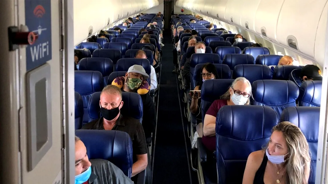 Articolul de îmbrăcăminte pe care NU trebuie să îl porți niciodată în avion. Puțini români știu acest lucru!