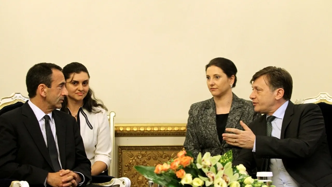 De cine se teme mai mult și mai mult Antonescu? 