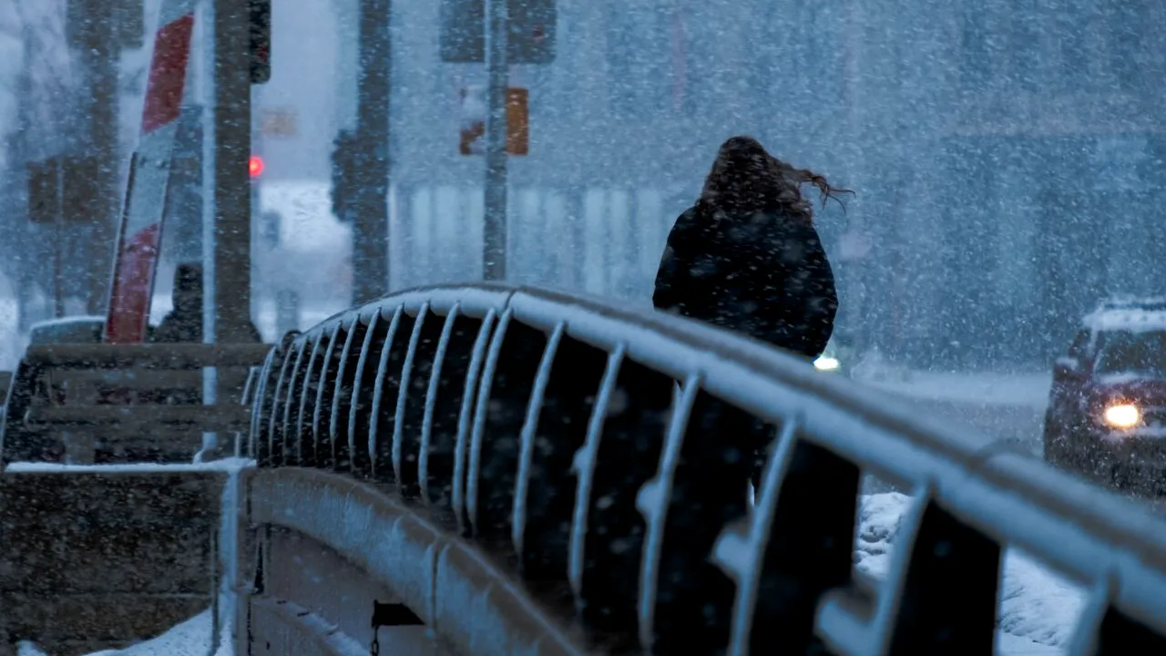 ANM: Ultimul weekend din 2025, sub alertă de vreme rea. Cod galben și portocaliu de ninsoare și vânt în mai multe localități