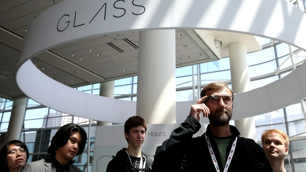 Google a dezvăluit design-ul noii generații de ochelari inteligenți