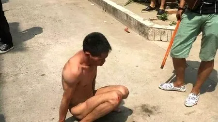 Ce a pățit acest bărbat din China care s-a filmat în timp ce își abuza câinele