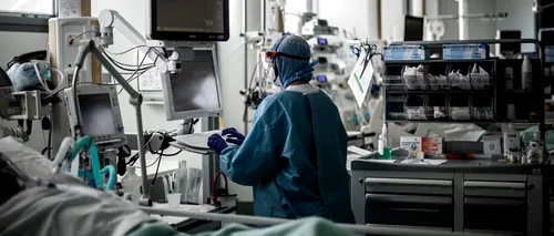 PREMIERĂ MEDICALĂ. O pacientă cu COVID-19 a fost operată pe creier la Iași