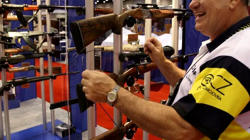 Peste 145,000 de persoane au semnat o petiție pentru controlul circulației armelor în SUA