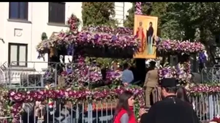 Peste 100.000 de credincioși s-au rugat la moaștele Sfintei Parascheva 