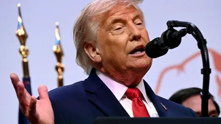 Trump anunță că tranzitul petrolier din strâmtoarea Ormuz a fost reluat: Prețurile la carburanți sunt în scădere, piețele bursiere sunt în creștere