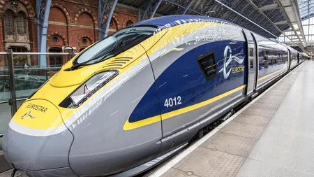 Momente de panică pentru pasagerii unui tren din Franța, care a luat foc