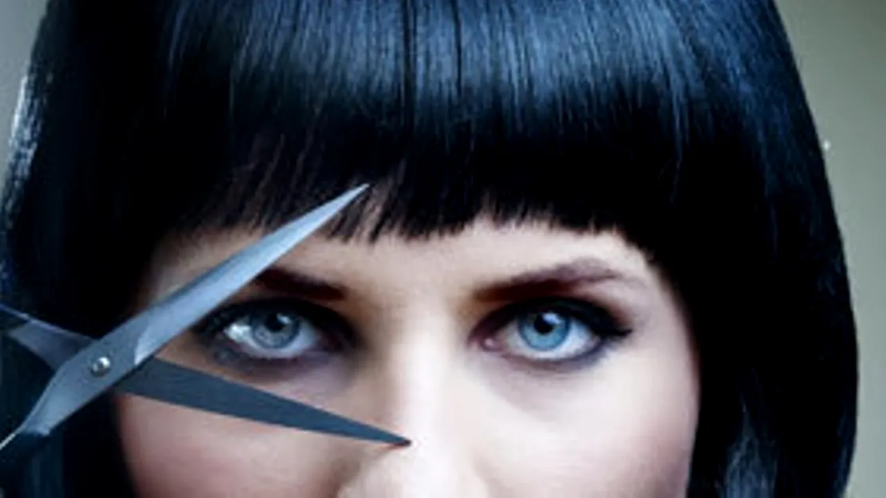 Cea mai SIMPLĂ metodă ca să faci ca părul să crească repede după ce l-ai tuns. Rezultatele se văd rapid