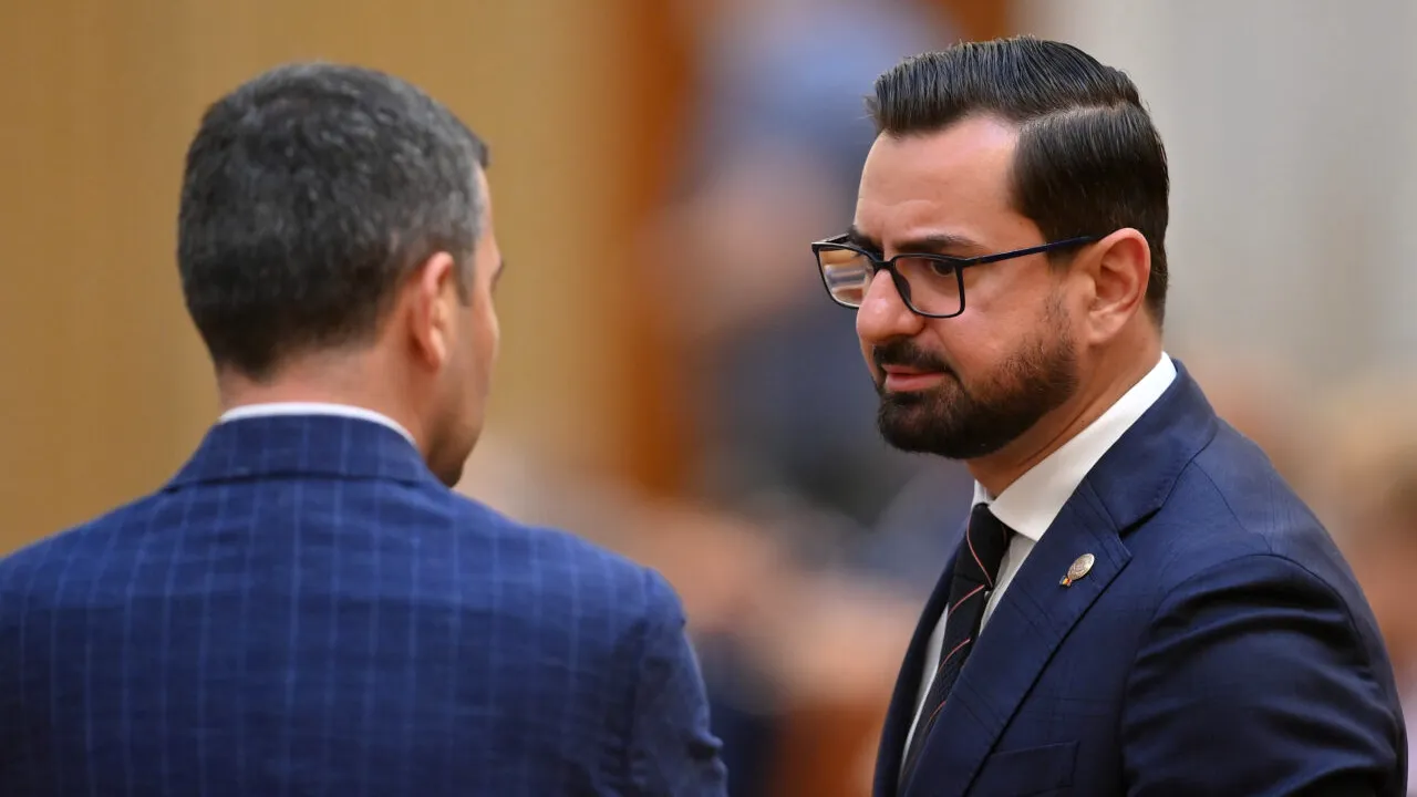 Fostul ministru Adrian Chesnoiu, audiat în dosarul în care este acuzat de abuz în serviciu / DNA anunță oficial îneperea urmăririi penale