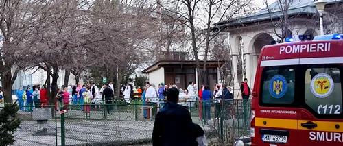 VIDEO. Aproape 100 de persoane, majoritatea copii, evacuate după ce la Spitalul de Copii din Galați s-a declanșat alarma de incendiu. Ce au descoperit pompierii