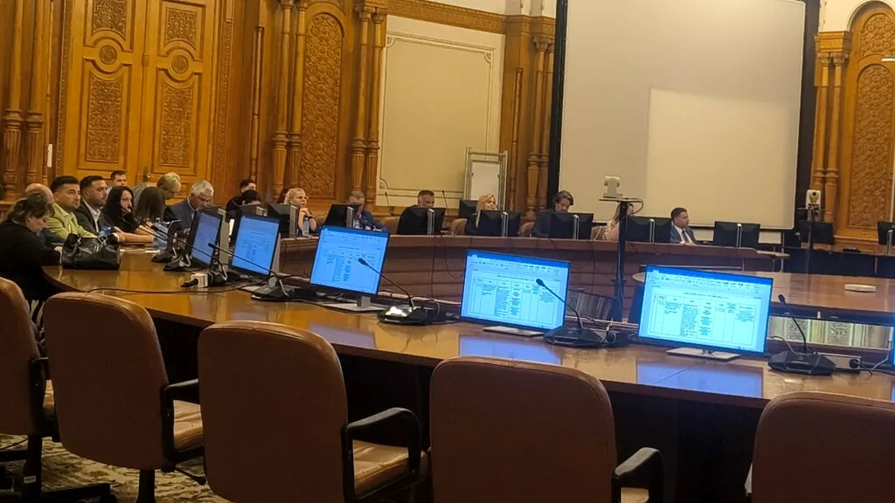 S-a abrogat articolul care trimitea acasă peste 100.000 de consilieri locali şi judeţeni. USR a mai încercat o dată să-l salveze pe Dominic Fritz