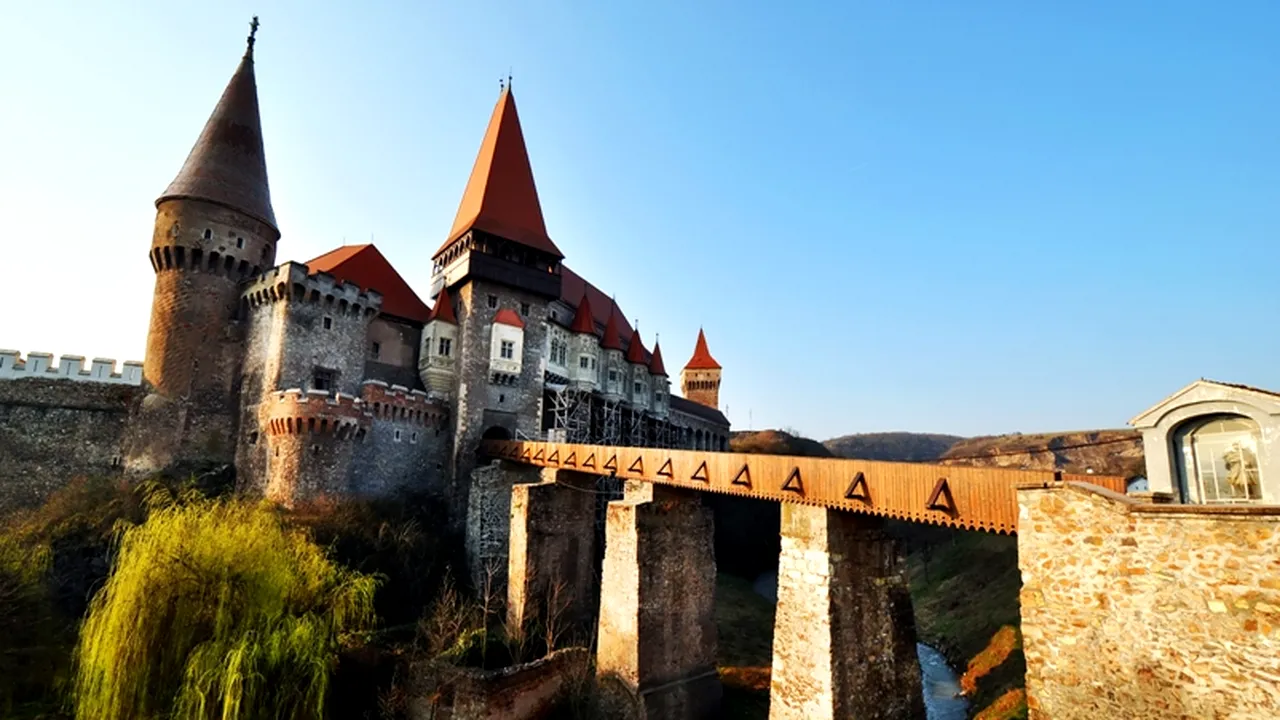 Castelul Corvinilor din Hunedoara poate fi ''vizitat'' la târgul internațional de turism din Elveția. Cum este posibil