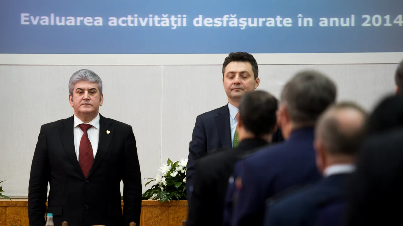 Prins cu Nițu în coloana oficială ilegală, Oprea le explică senatorilor că „ar fi mai bine