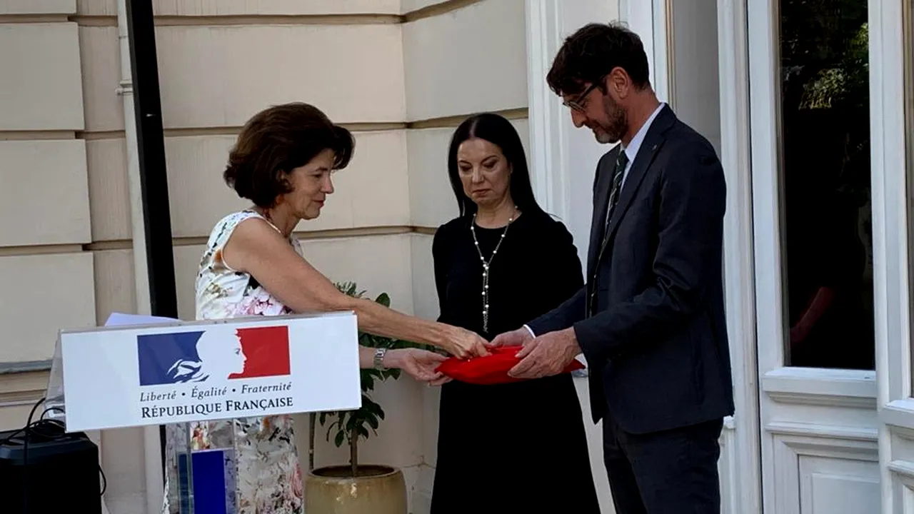 Fost președinte al Tribunalului București, decorat cu Legiunea de Onoare. Este primul judecător român care primește cea mai înaltă distincție a statului francez