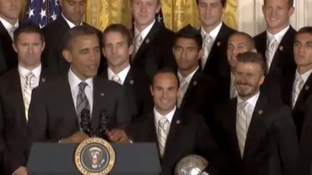 VIDEO: Obama l-a tachinat pe Beckham: 