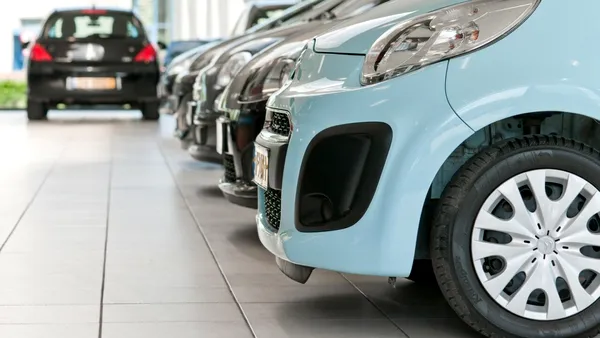 Stellantis şi Renault se tem să concureze cu producătorii AUTO chinezi pe segmentul mini. Ce au solicitat Comisiei Europene