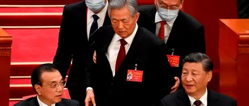 Hu Jintao, fostul președinte al Chinei, luat pe sus și escortat afară de la Congresul Partidului Comunist! | VIDEO