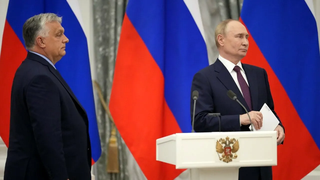 Putin și Orban „s-au pierdut” în traducere. În timpul discuțiilor de la Kremlin, translatorul premierului Ungariei s-a încurcat  în… Ucraina
