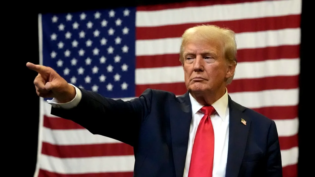 Donald Trump amenință că s-ar putea RETRAGE din dezbaterea programată cu Kamala Harris. Motivul bizar invocat de fostul președinte