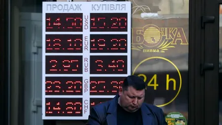 Grivna ucraineană s-a prăbușit cu 21% față de dolar, după măsuri de liberalizare a cursului