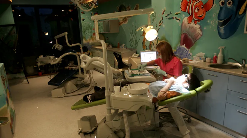 Dentiști: Copiii au rămas fără tratament stomatologic gratuit în 2013