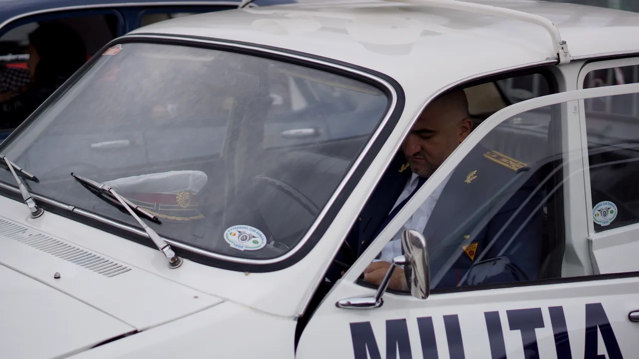 RAR a decis să-i scoată pe șoferii români „din cretacicul auto