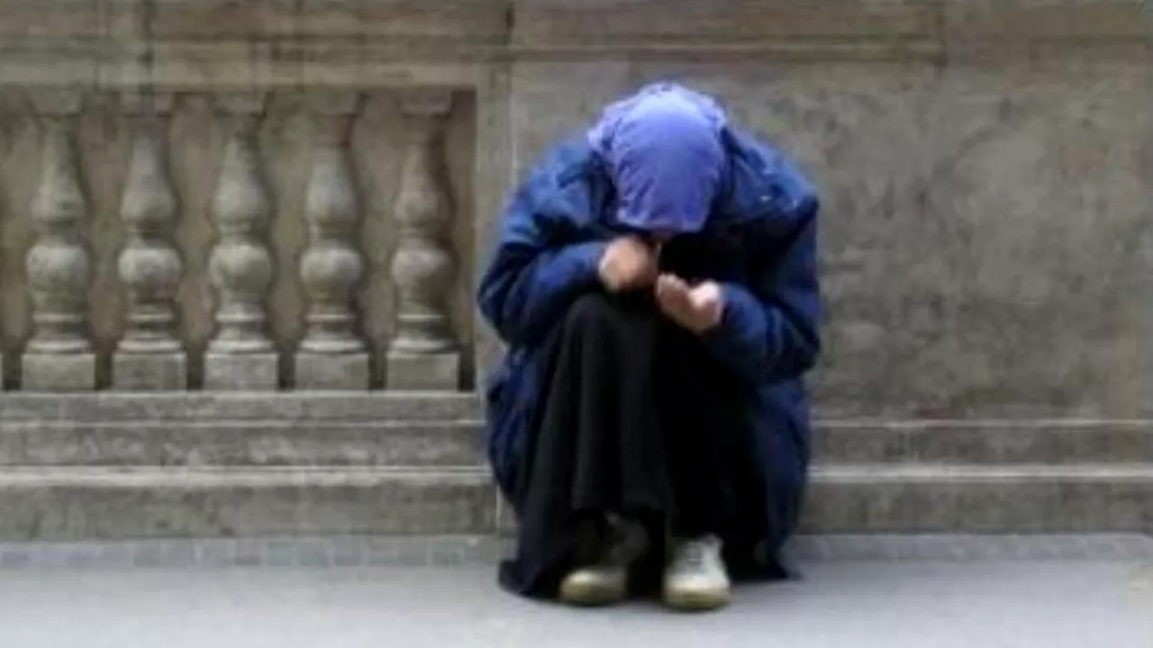 Și-a petrecut bătrânețea cerșind, în timp ce acasă avea o avere