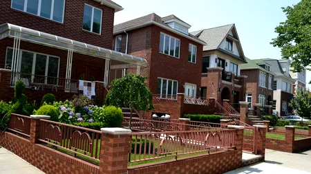 STUDIU: În întrega lume clasa de mijloc se subțiază. Unii se îmbogățesc, iar cei mai mulți oameni sărăcesc