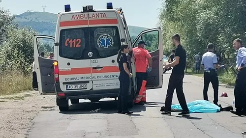 VIDEO | Un scuterist a fost spulberat de un șofer de BMW, pe o șosea din Argeș