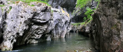 Peștera lui Adam. Locul din România unic în Europa, de o frumusețe aparte